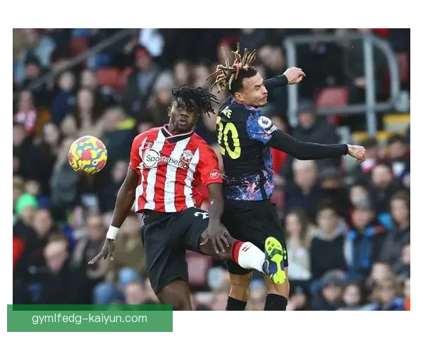 英超南安普顿续约沃德-普劳斯状态回暖，未来发展备受关注